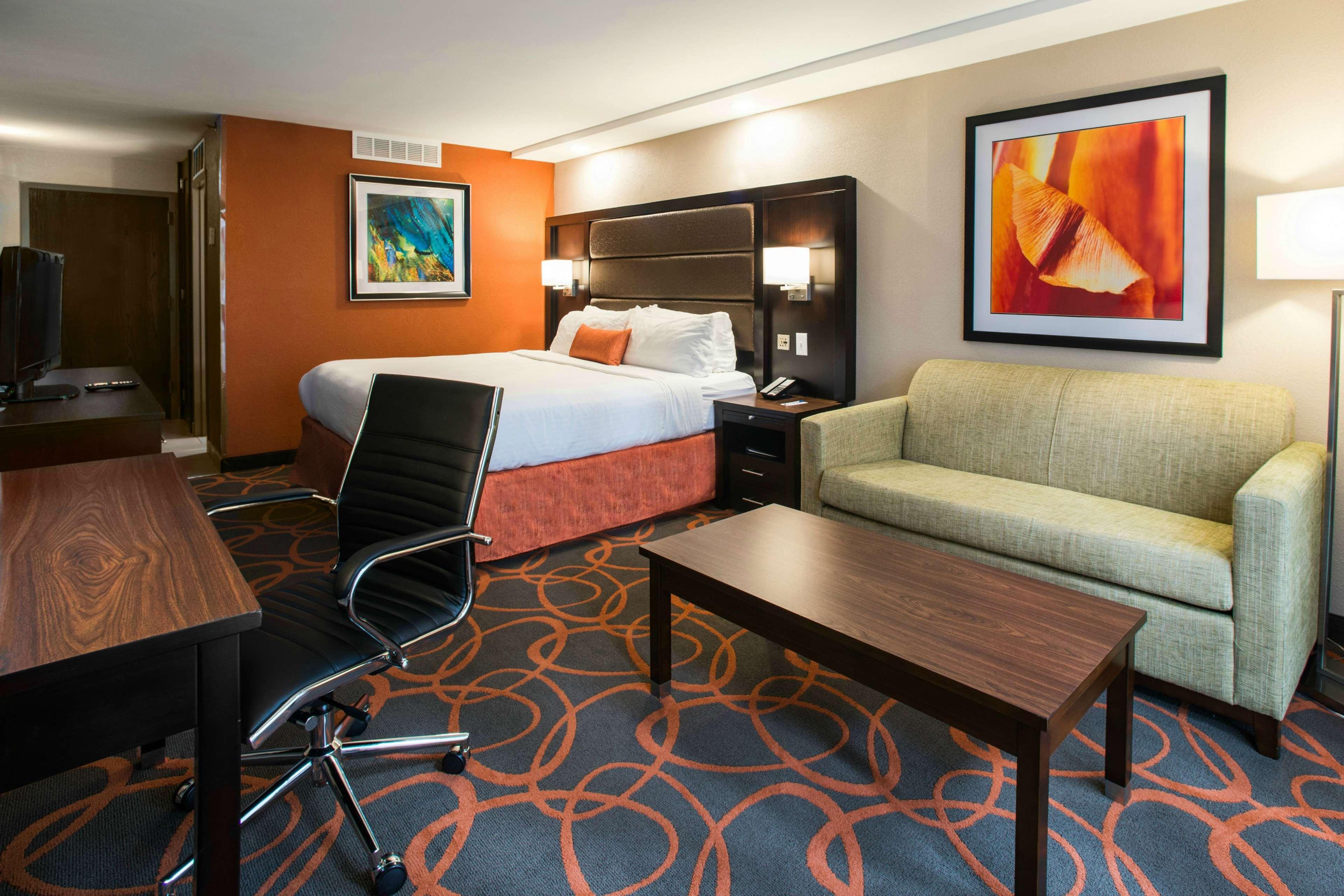 The Great Rivers, Ascend Hotel Collection Alton Bagian luar foto