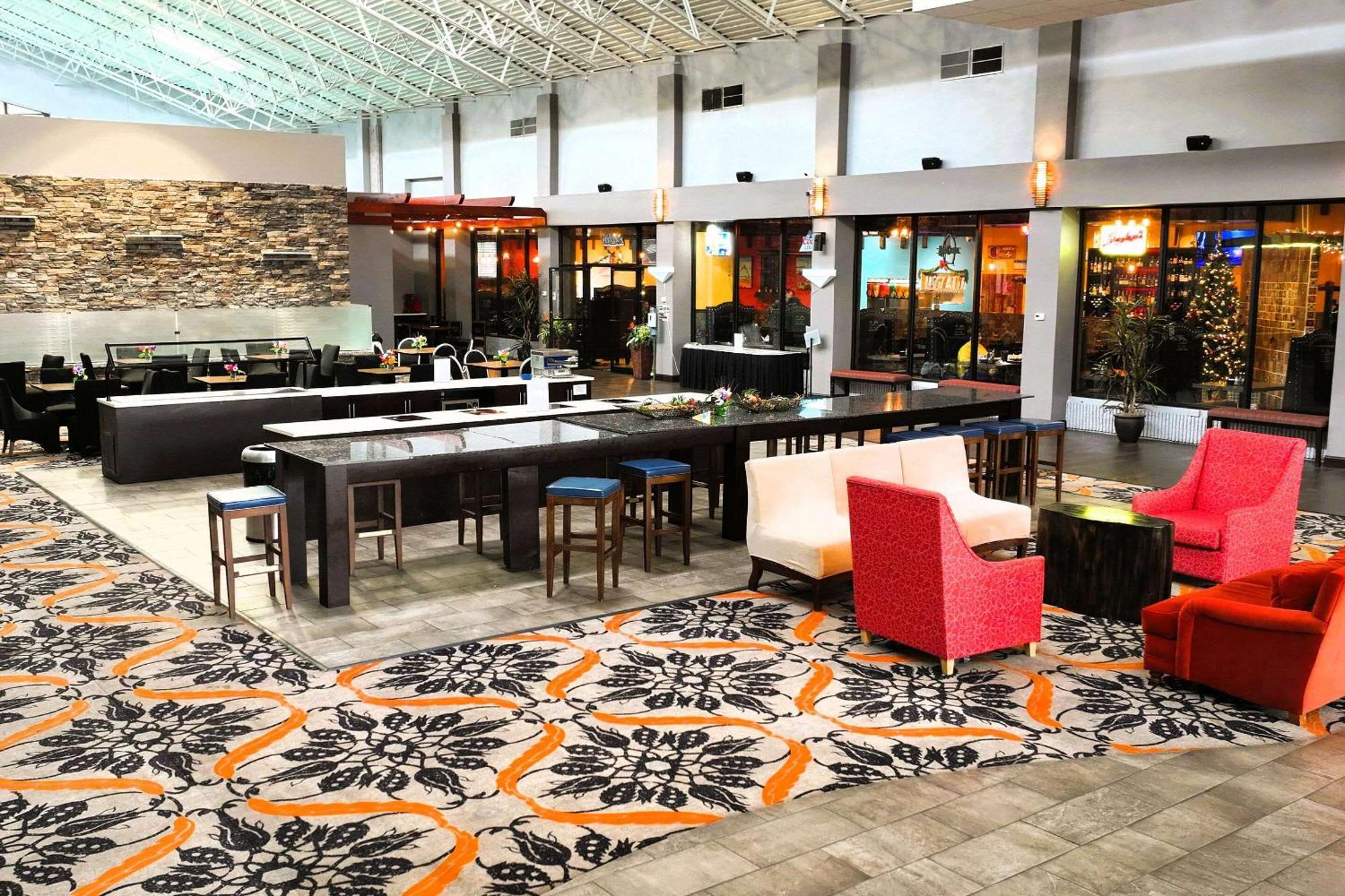 The Great Rivers, Ascend Hotel Collection Alton Bagian luar foto